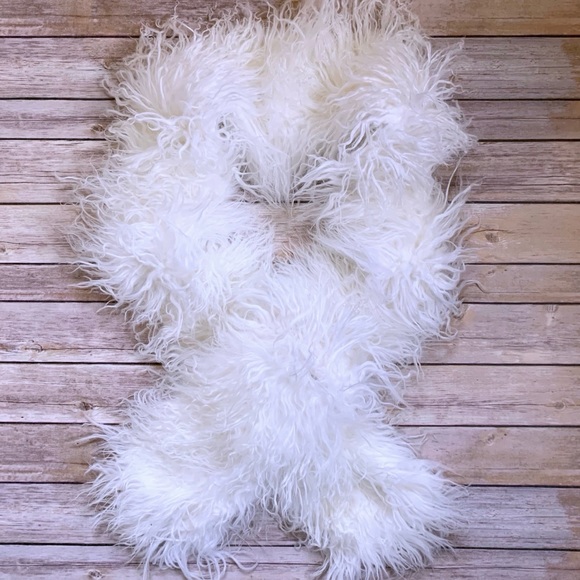 UGG Accessories - UGG Mongolian Pocket Scarf In Ivory